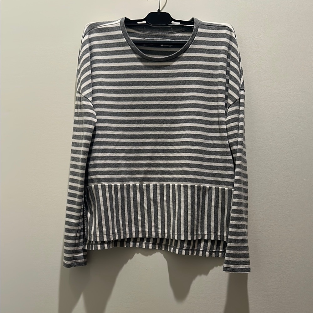 Abercrombie & Fitch Gray and White Striped Top